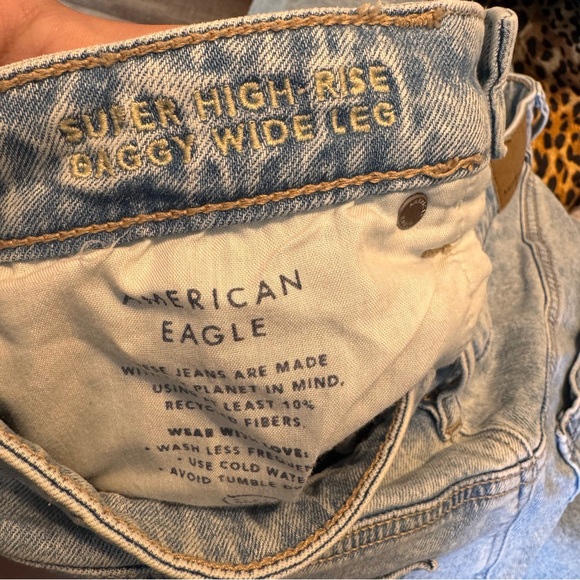 American Eagle Jeans - Dreamy Drape Stretch Super High Waisted Baggy Wide Leg - Picture 4 of 6